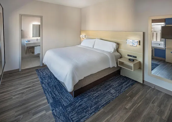 Standard Upper Floors King Room