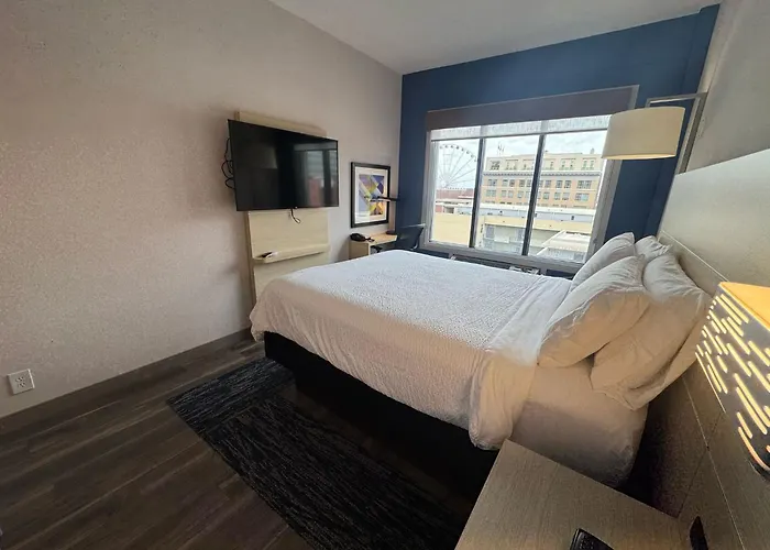 Standard Queen Room